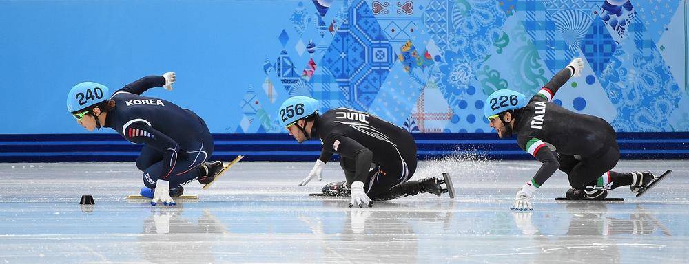 USA's Eddy Alvarez (center) competed in speed skating during the 2014 Winter Olympics in Sochi.