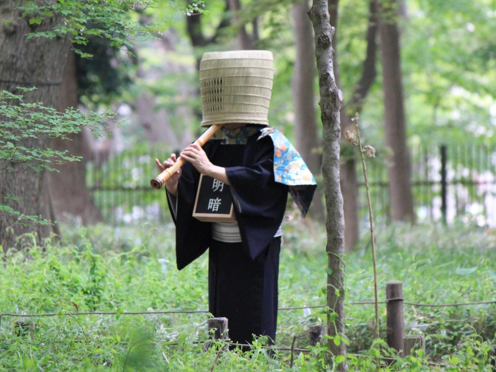 Akikazu Nakamura, a celebrated traditional musician, also experiments with jazz and avant-garde compositions.