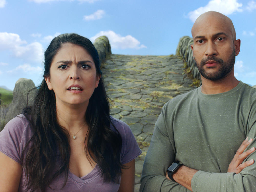 Keegan-Michael Key and Cecily Strong star in the Apple TV+, <em>Schmigadoon!</em>