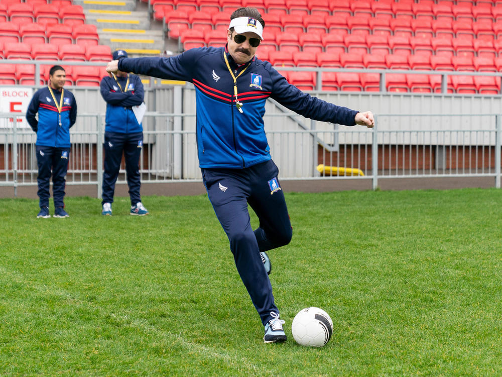 You don't necessarily see Jason Sudeikis kick a lot of soccer balls as Ted Lasso, but this week? Well, well, well.