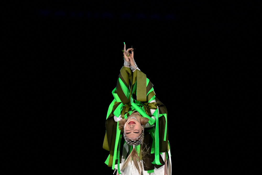 The Japanese dancer Aoi Yamada performs.