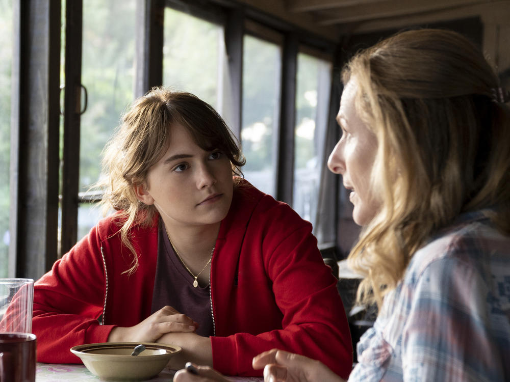 Emilia Jones and Marlee Matlin play daughter and mother in the new film <em>CODA</em>.