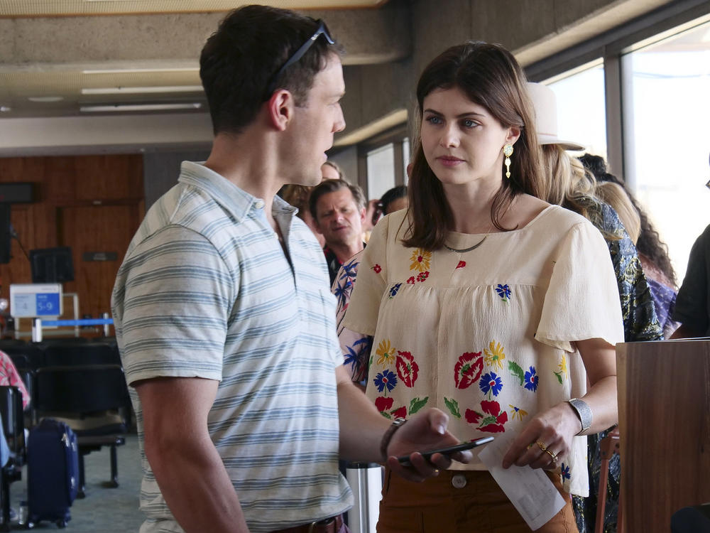 Jake Lacy and Alexandra Daddario in HBO's <em>The White Lotus</em>.