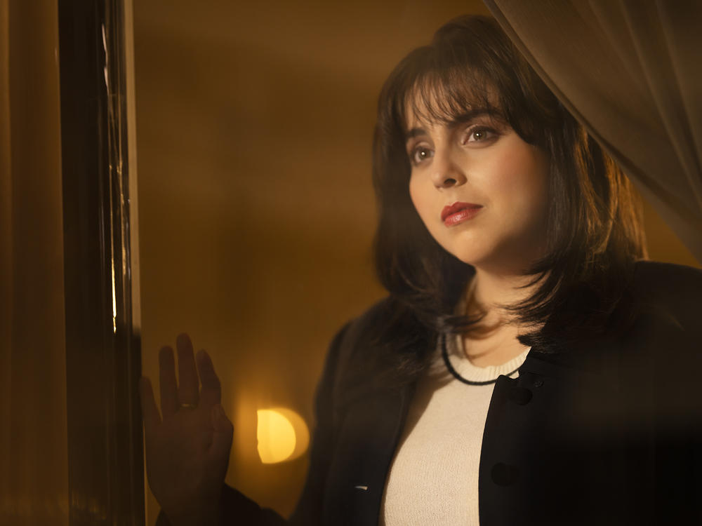 Beanie Feldstein plays Monica Lewinsky in <em>Impeachment: American Crime Story. </em>Lewinsky served as a producer on the show.