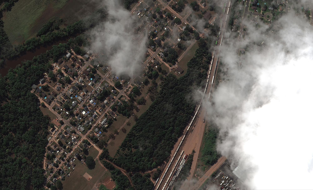 <strong>AFTER FLOOD - Sept. 4, 2021</strong>: Overview of homes along Huff Avenue and Railyard in Manville, N.J.