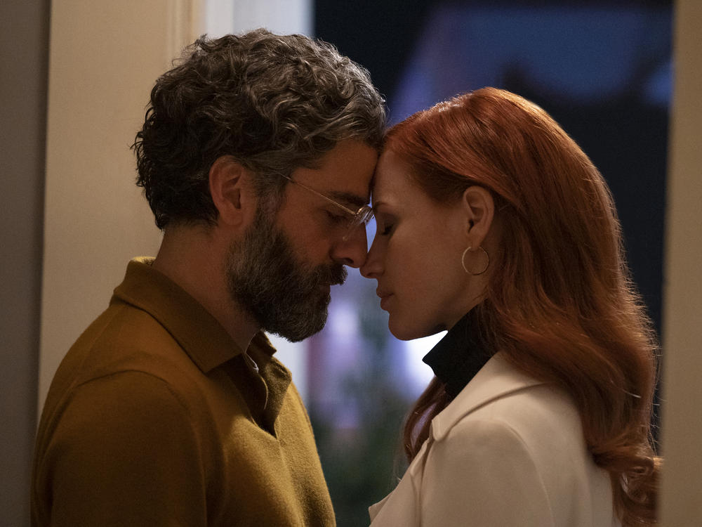 Oscar Isaac and Jessica Chastain in the HBO series <em>Scenes From A Marriage</em>.