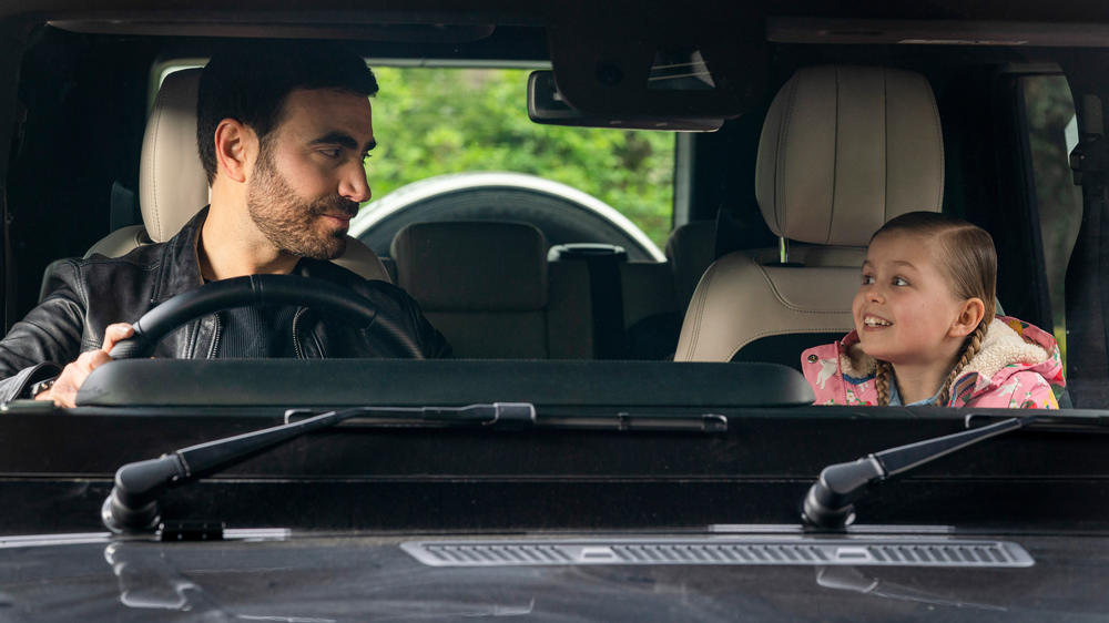Roy (Brett Goldstein) has a heart-to-heart with Phoebe (Elodie Blomfield).