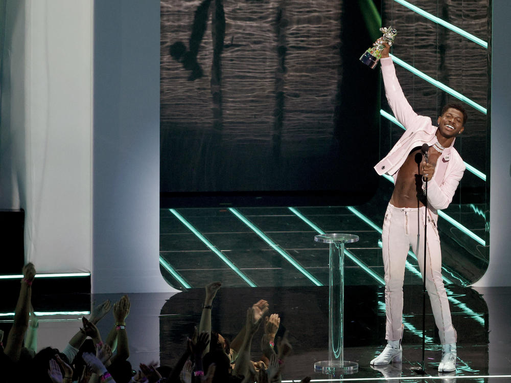 Lil Nas X accepts best direction for 