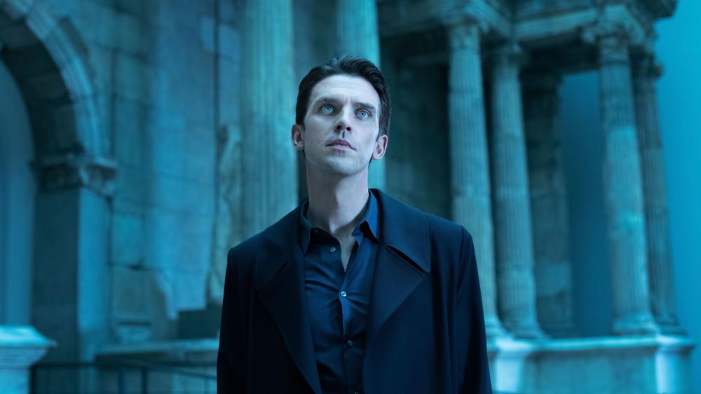 Speaking flawless German, Dan Stevens is the android of Maren Eggert's dreams.