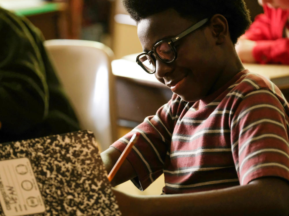 Elisha Williams plays Dean Williams in The Wonder Years reboot.