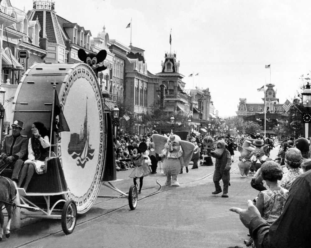 The grand opening dedication ceremony included a parade down Disney World's Main Street on Oct. 25, 1971.