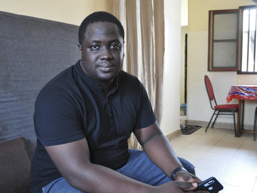 Moustapha Sané lost his wallet in the bustling city of Dakar. What if there were a website to help people found lost objects, he wondered. And so he created the Facebook page 