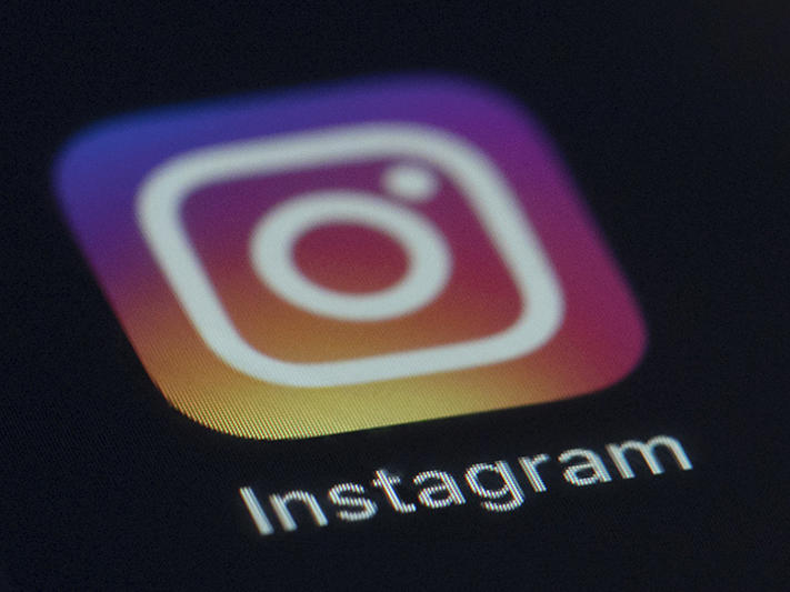 A 2018 survey found about 43% of teens said they feel pressure to only post content on social media that makes them look good to others.