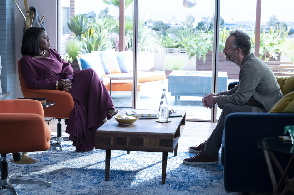 Dr. Brooke Taylor (Uzo Aduba) and Colin (John Benjamin Hickey)