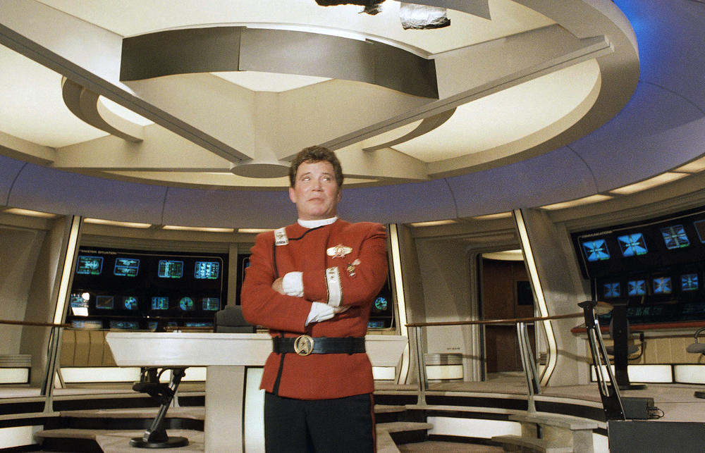William Shatner dresses as Capt. James T. Kirk at a 1988 photo-op promoting the film <em>Star Trek V: The Final Frontier</em>.