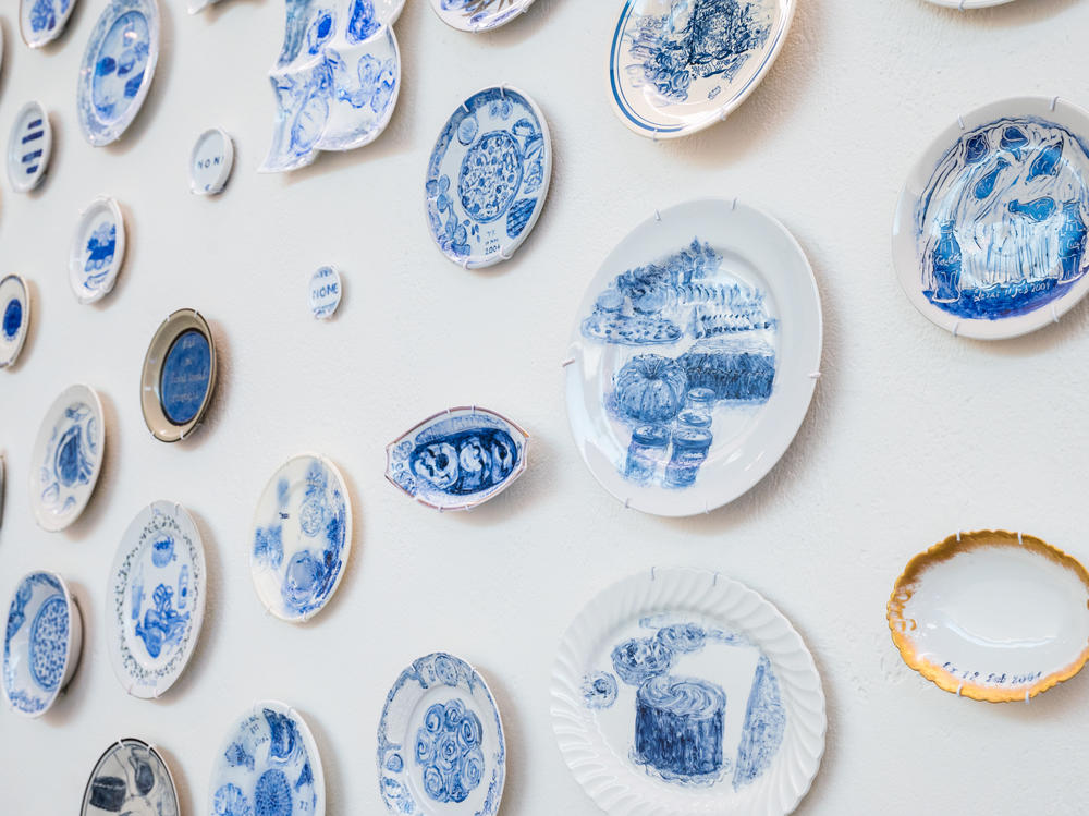 Julie Green's <em>The Last Supper</em> is currently on view at the Bellevue Arts Museum in Bellevue, Wash. There are 800 plates in the exhibit.