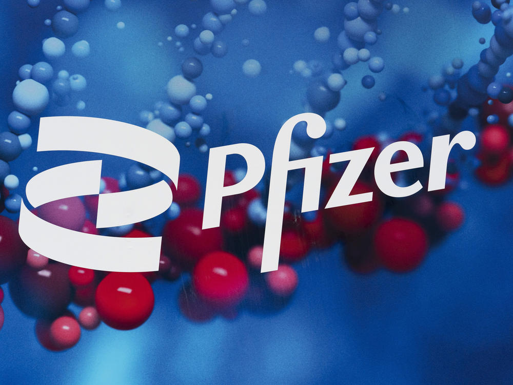 Pfizer says its experimental pill for COVID-19 cut rates of hospitalization and death by nearly 90% among patients with mild-to-moderate infections.