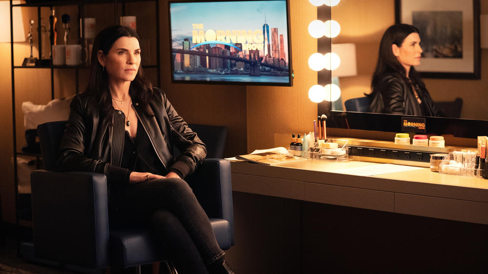 Laura (Julianna Margulies) really does seem like the only one with her head completely straight in this episode.