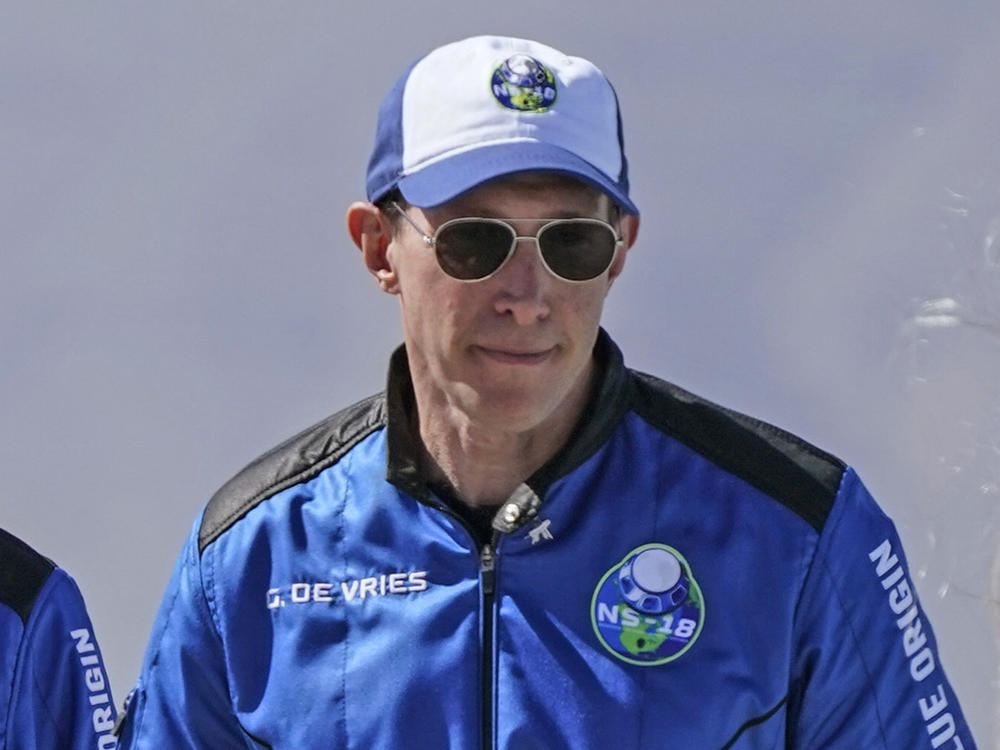 Glen de Vries was among four passengers on Blue Origin's New Shepard rocket on Oct. 13. De Vries, 49, and Thomas P. Fischer, 54, died in crash of a single-engine plane that went down Thursday in a wooded area of Hampton Township, N.J.