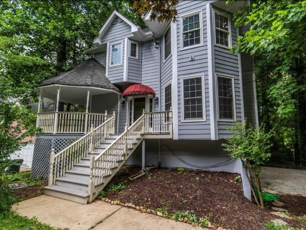 Jennifer Folden-Nissen bought this house in 2017 in Duluth, Georgia. Over the summer, a particularly aggressive speculator kept calling and apparently lurking about, taking photos of the house and putting homemade postcards in the mailbox.