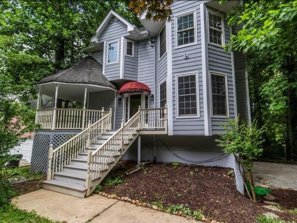 Jennifer Folden-Nissen bought this house in 2017 in Duluth, Georgia. Over the summer, a particularly aggressive speculator kept calling and apparently lurking about, taking photos of the house and putting homemade postcards in the mailbox.