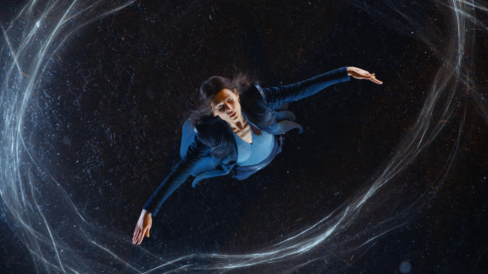 Moiraine Layer: An Aes Sedai (Rosamund Pike) gets her magic on.