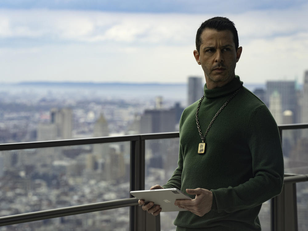 Kendall (Jeremy Strong) is planning the most ridiculous birthday party in history.