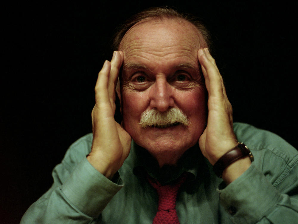 From music made from brain waves to gamelan instruments reworked for amplifiers and loudspeakers, Alvin Lucier rewired how we heard sound.