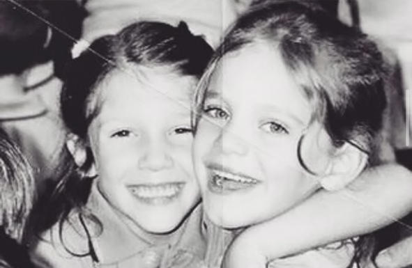 Pilar Fiocca (left) and Juana Olano in one of the several photos taken in their childhood.