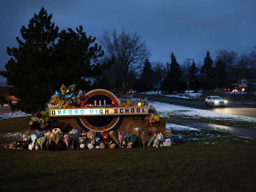 A makeshift memorial sits outside Oxford High School in Oxford, Mich., last week.
