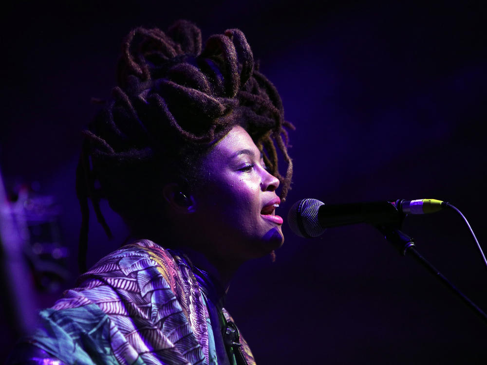 Valerie June performed 