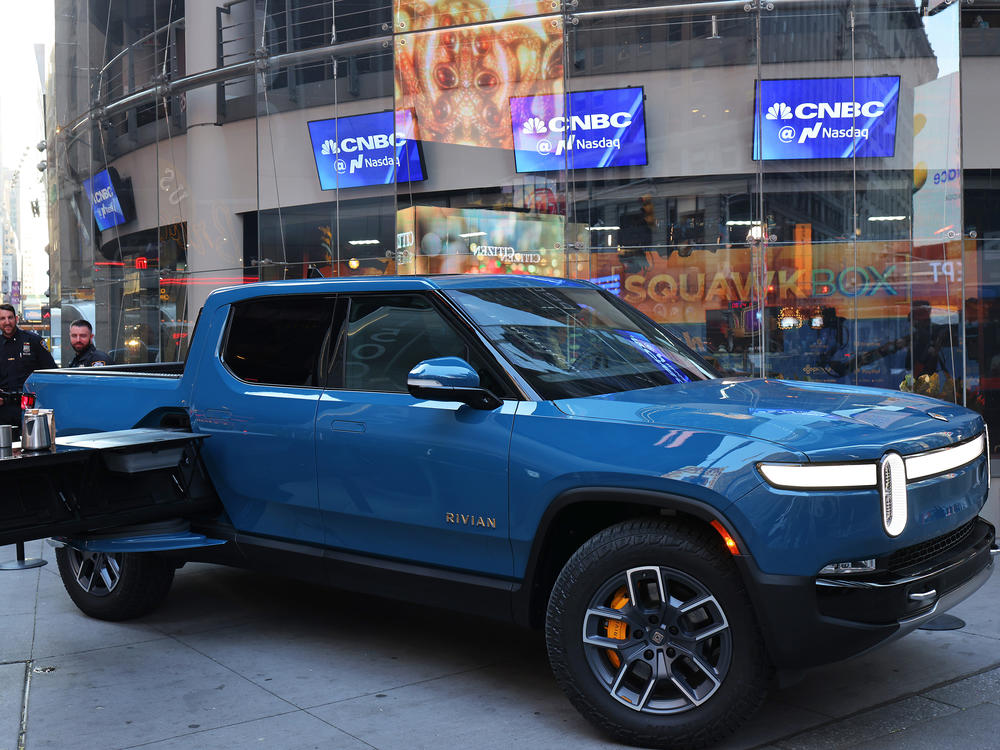 Rivian has made only a few hundred electric pickups. But investors are betting on its future.