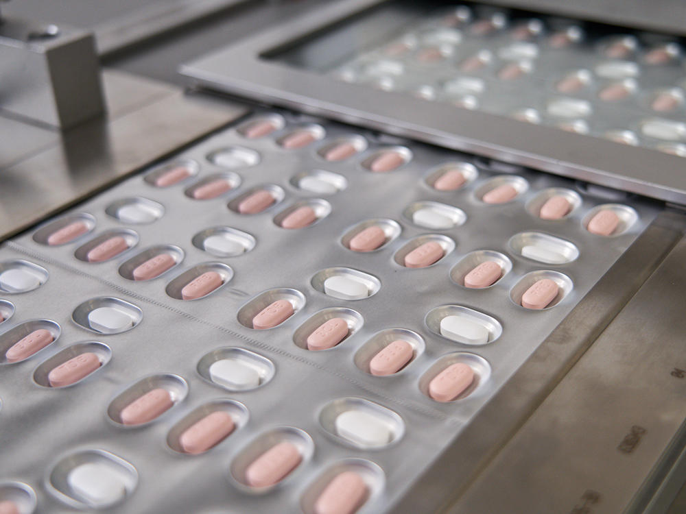 Pfizer Paxlovid pills
