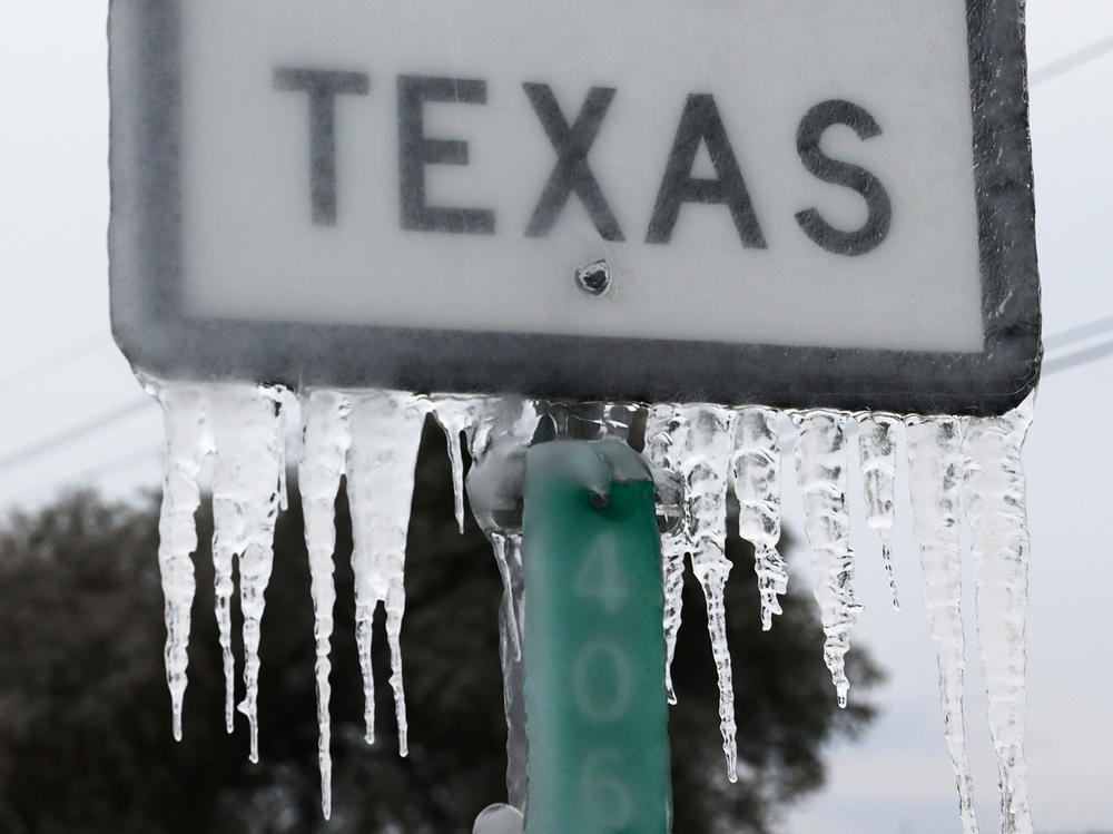 Icicles hang off the State Highway 195 sign in Feb. 2021 in Killeen, Texas.