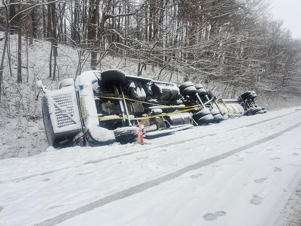 State troopers and police officers from several departments in Tennessee responded to this crash along Interstate 65 involving several vehicles Thursday afternoon.