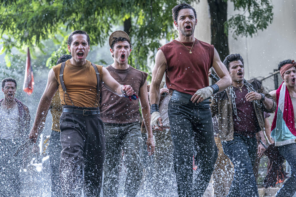 Sebastian Serra as Braulio, Ricky Ubeda as Flaco, and David Alvarez as Bernardo