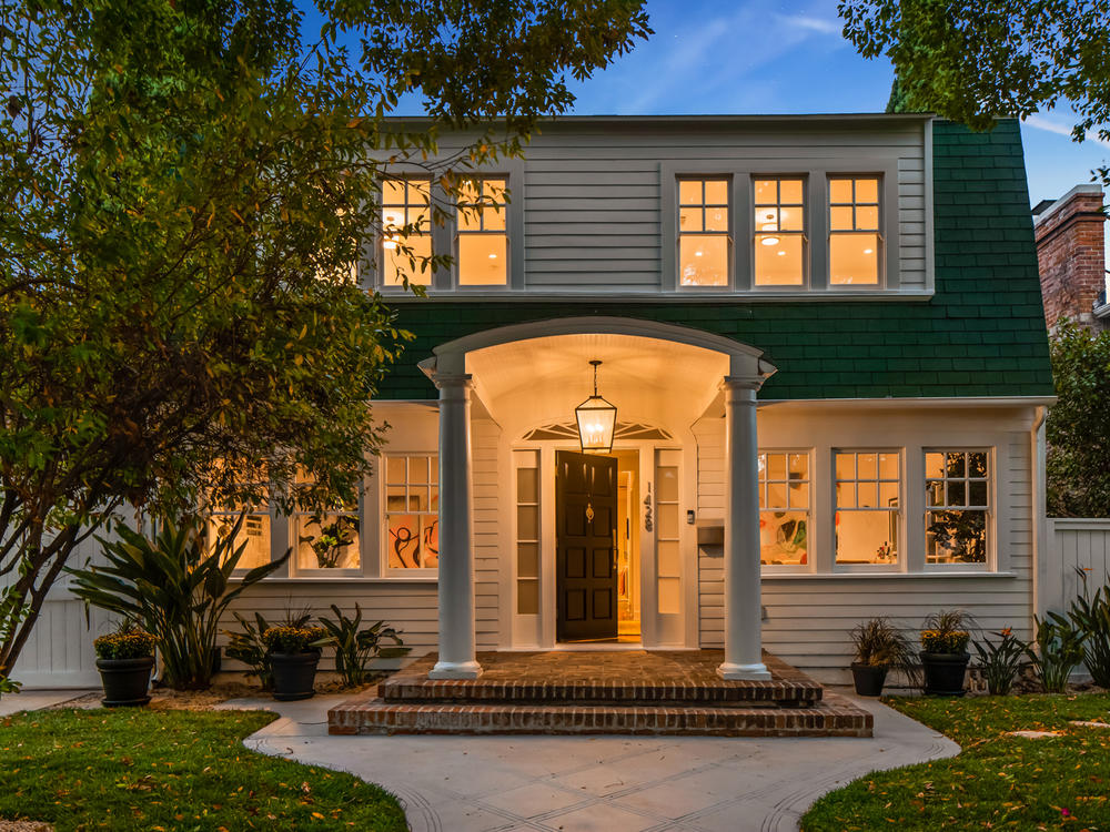 A Los Angeles home featured in Wes Craven's 1984 horror classic <em>A Nightmare on Elm Street</em> has sold for almost $3 million.