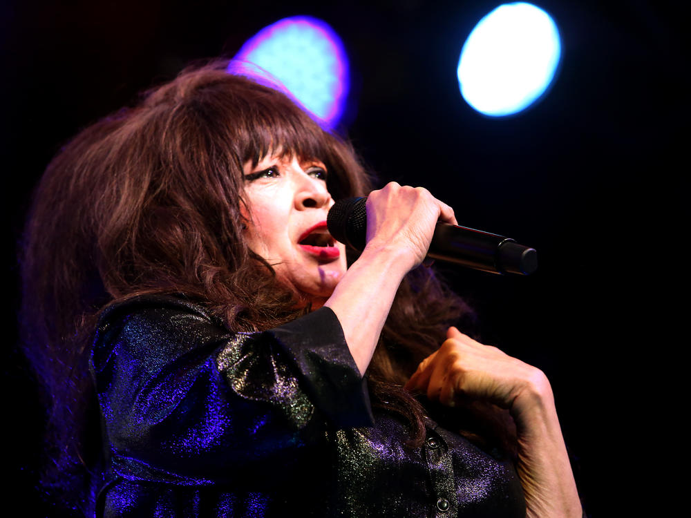 Singer Ronnie Spector performs  in 2017 in Anaheim, Calif.
