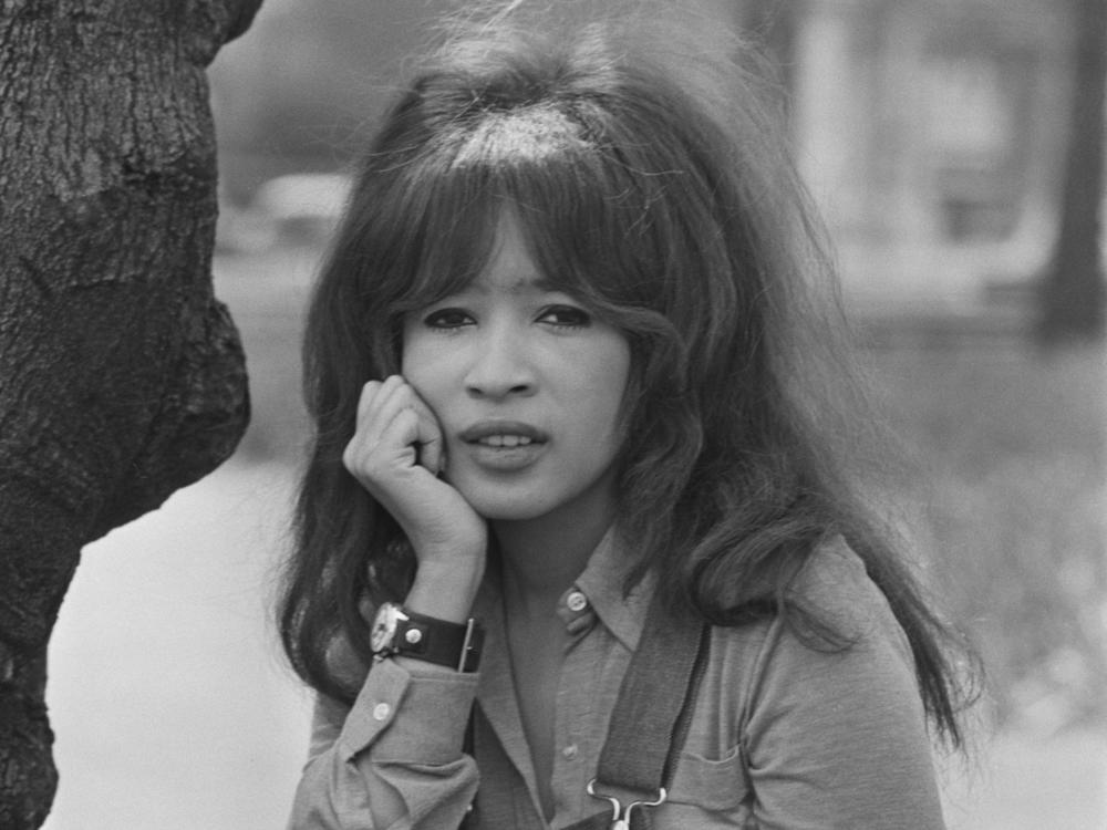 Ronnie Spector, posing in 1971