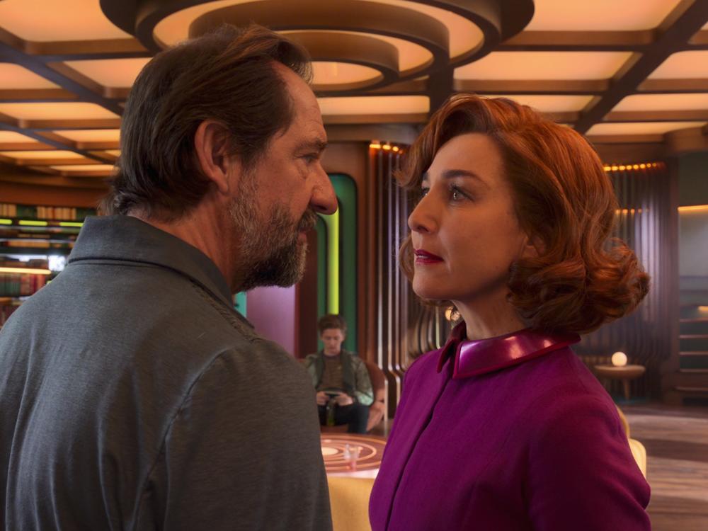 Max (Stéphane De Groodt) and Alice (Elsa Zylberstein) are trapped in a house by robots in Jean-Pierre Jeunet's sci-fi satire <em>Bigbug</em>.
