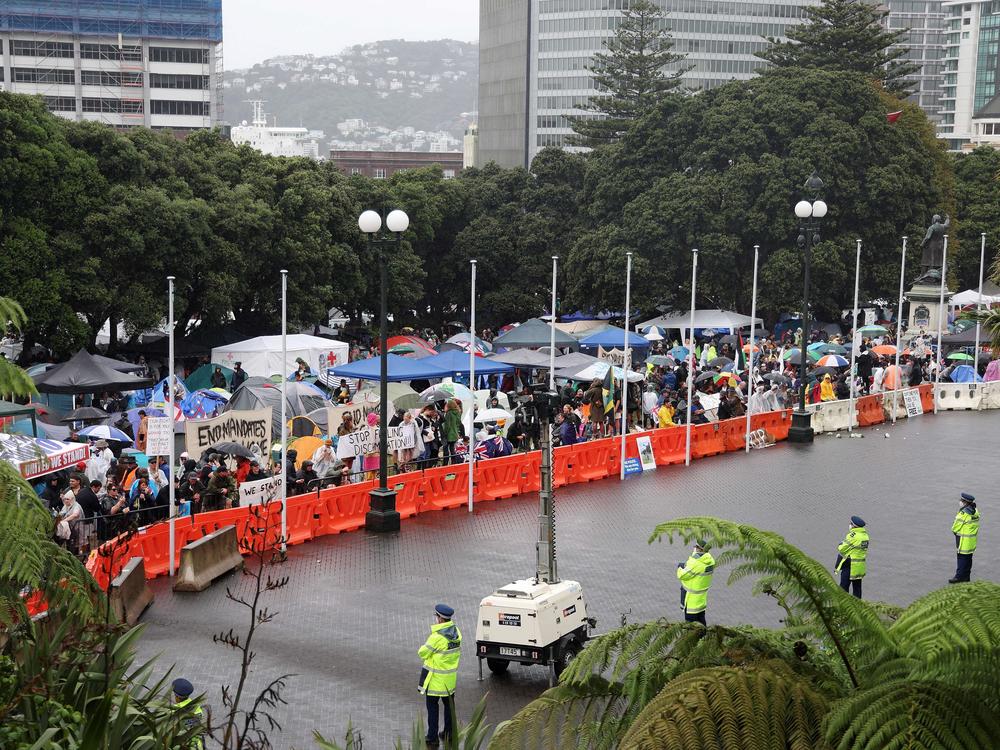 Protesters continued their demonstrations against New Zealand's COVID-19 mandates on Saturday. Authorities have used sprinklers and loudspeakers in their efforts to disperse the crowd.