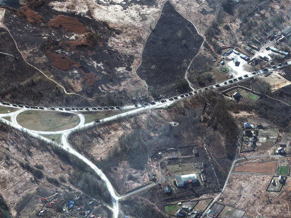 Satellite images show a Russian military convoy north of Kyiv.
