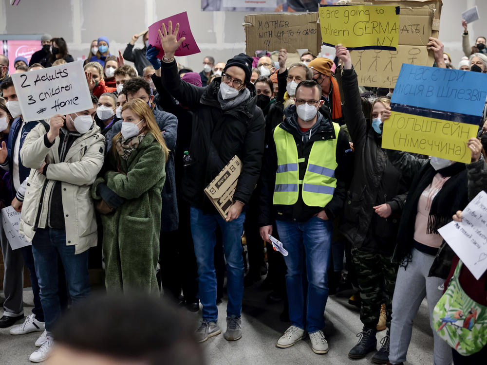 People fleeing the Russian invasion in Ukraine and volunteers to help them fill the Hauptbahnhof main railway station on Wednesday in Berlin.