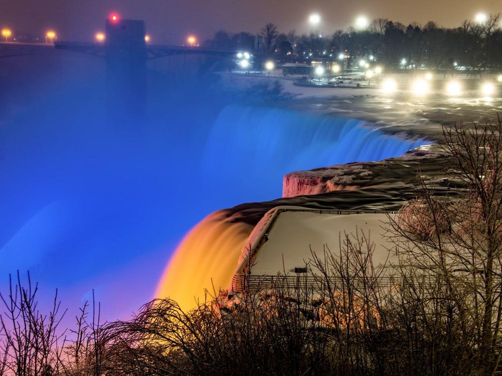 The Ukrainian flag colors at Niagara Falls State Park.