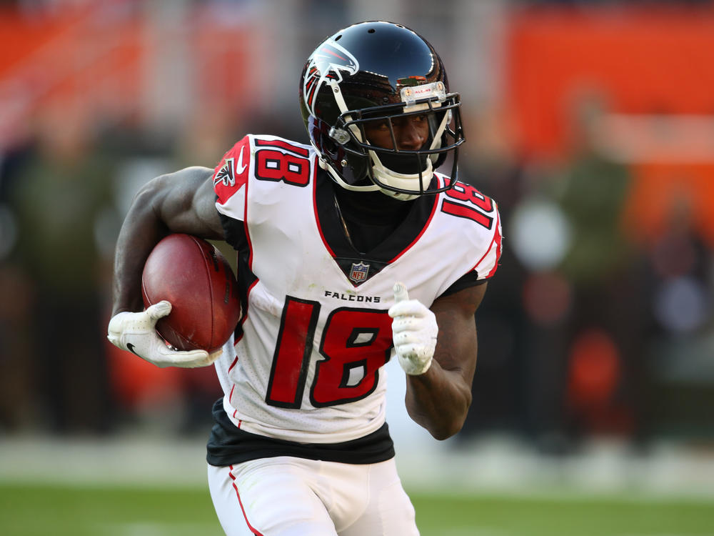 Calvin Ridley of the Atlanta Falcons during his rookie season in a game against the Cleveland Browns.