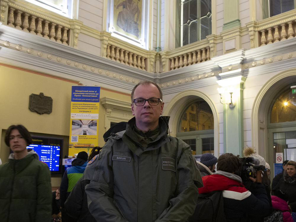 Mayor Wojciech Bakun of Przemysl, Poland, estimates that 350,000 refugees have arrived in his Polish border town since Russia invaded Ukraine.