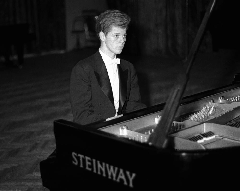 Pianist Van Cliburn performing in the final round of Tchaikovsky International Competition in Moscow in 1958. Cliburn's triumph helped thaw the Cold War.