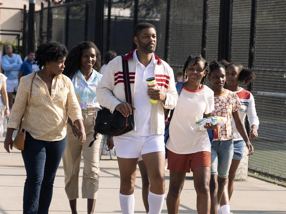 Aunjanue Ellis, Mikayla Bartholomew, Will Smith, Saniyya Sidney, Demi Singleton and Daniele Lawson in <em>King Richard</em>.