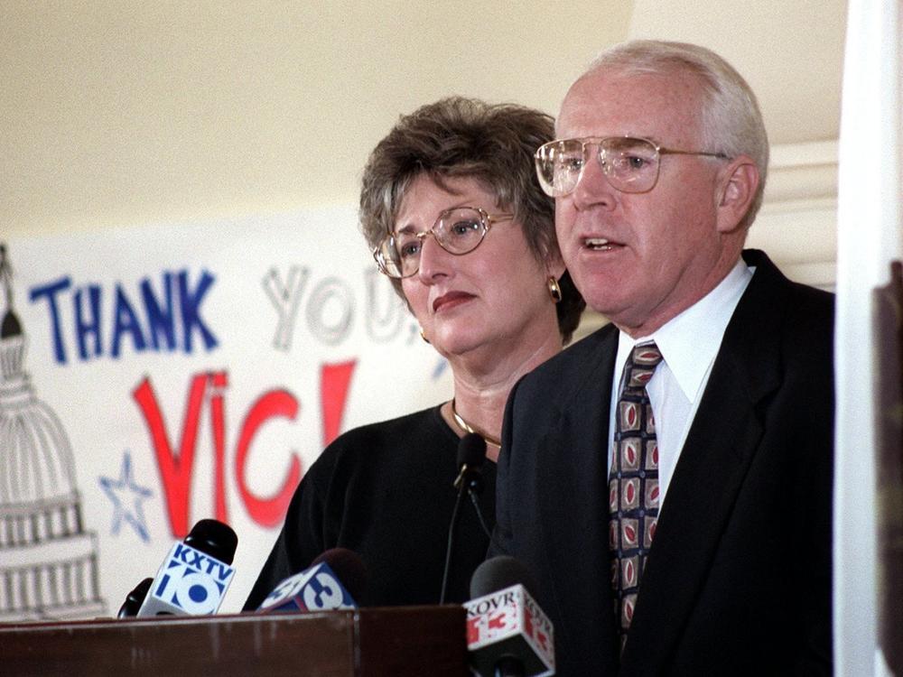 Rep. Vic Fazio, joined by his wife Judy, announces to a gathering of friends and supporters in the Woodland Hote, in Woodland, Calif., on Nov. 17, 1997, that he will not seek re-election to the House of Representatives next term, following a 10-term career in Congress.