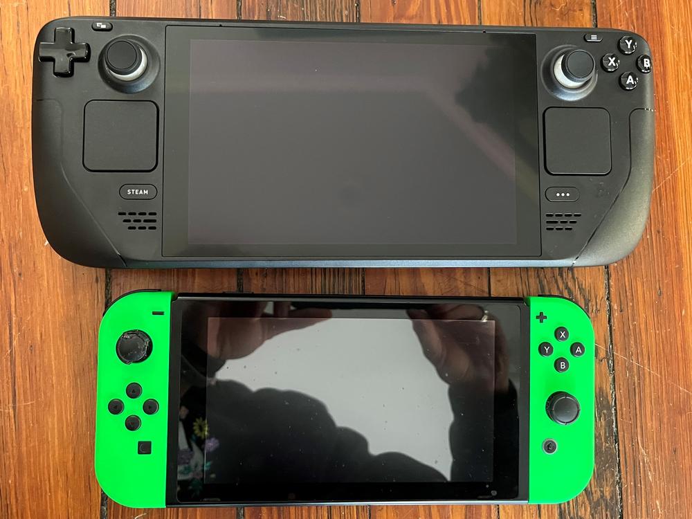Antage At sige sandheden Råd Review: Heavy, buggy Steam Deck wins over a Nintendo Switch fan | Georgia  Public Broadcasting